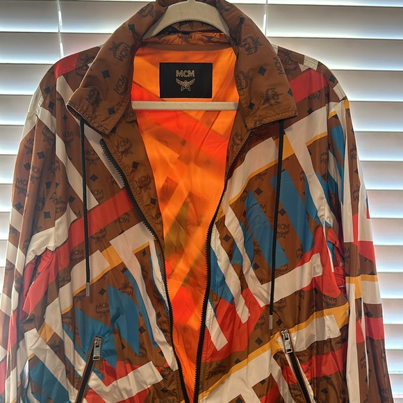 MCM  windbreaker gently used - Picture 4 of 4